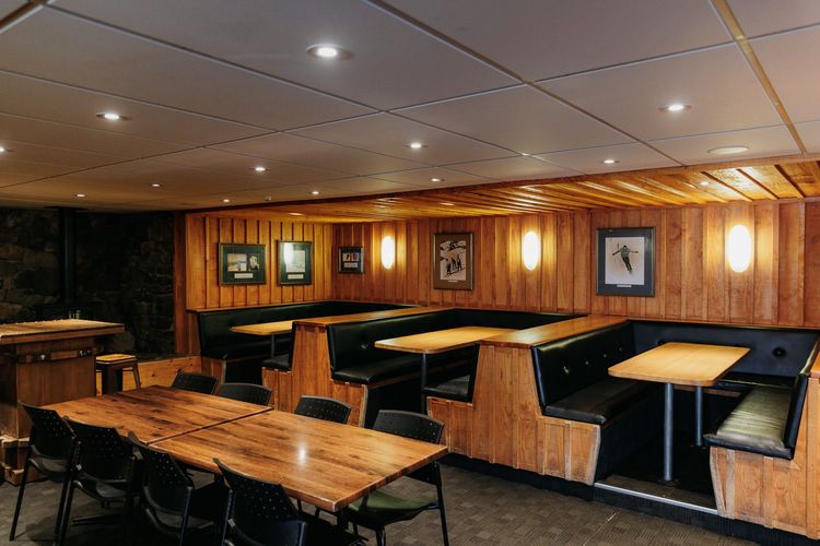 Lorenz’s Bar & Café