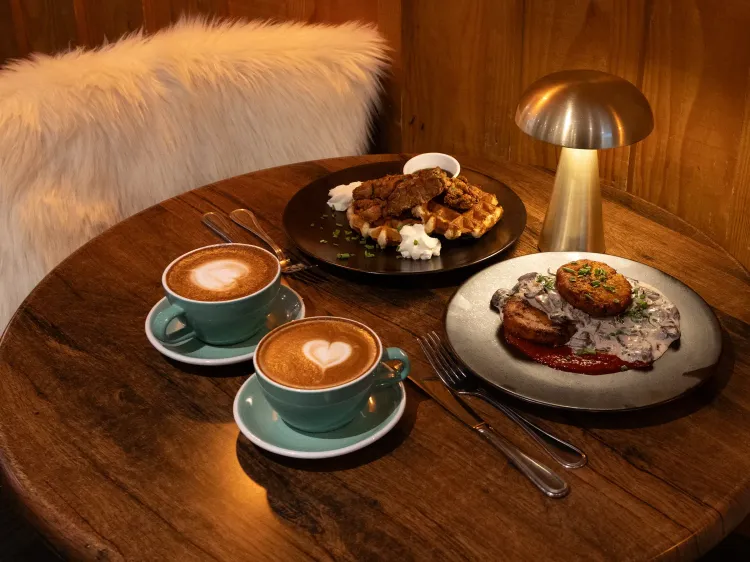 Lorenz’s Bar & Café